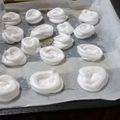 El cooksnap de ellyalchi cuando hizo Pavlova Mini con Frutillas y Chocolate en el Merengue.
