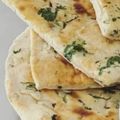 Cooksnap de ana pires quando cozinhou Naan (Pão Indiano) com manteiga de coentros.
