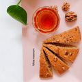 کوک اسنپ میس معصوم بعد از امتحان کردن کیک قهوه.