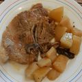 Cooksnap από Barbie Darbie στη συνταγή Χοιρινές μπριζόλες λεμονάτες στη χύτρα με πατάτες