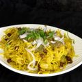 Puja Prabhat Jha का कुकस्नैप जब उन्होंने शेजवान नूडल्स विथ मंचूरियन (Schezwan noodles with manchurian recipe in Hindi) बनाया था।