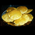 Insha Ansari का कुकस्नैप जब उन्होंने आटा और मैदा की पूरी (Aata aur maida ki puri recipe in hindi) बनाया था।