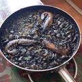 El cooksnap de Paco Po cuando hizo Arroz negro con calamar y rape.