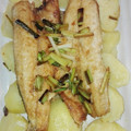 El cooksnap de Amparo&Ari cuando hizo Lubina a la manzana con ajetes tiernos.