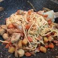 El cooksnap de MMar González Gómez cuando hizo Fideos Udon con salsa agridulce, pollo y piña.