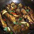 Cooksnap Dapur Yusfarisyia semasa beliau membuat Ikan kembung masak kicap.