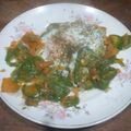 El cooksnap de Lady Marmalade cuando hizo Huevos Poché, sobre colchón vegetal.