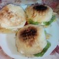 صورة من ام تسنيم ورنيمbia، شاركها بعد تجربة وصفة همبورغر أمريكي على طريقة المطاعم ناجح 💯👌👌
