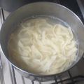 El cooksnap de j.d. schultheis cuando hizo Fideos caseros cortado a cuchillo.