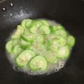 Shi Ting Pon 的 絲瓜炒蝦米 cooksnap