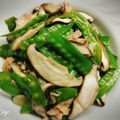 姚佩妘 的 碗豆炒香菇(簡單料理) cooksnap