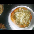 Hemani Mehta का कुकस्नैप जब उन्होंने पिज़्ज़ा (pizza recipe in Hindi) बनाया था।