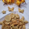 Madhvi Dwivedi का कुकस्नैप जब उन्होंने नामकपारे और मट्ठी (Namakpare aur matthi recipe in Hindi) बनाया था।