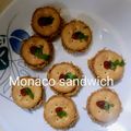 Rita Mehta ( Executive chef ) का कुकस्नैप जब उन्होंने बिस्कुट सैंडविच (Biscuit sandwich recipe in Hindi) बनाया था।