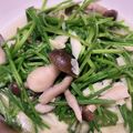 賴小孟 的 減脂菜單-鴻喜菇炒水蓮2人份約106kcal，健康蔬食 cooksnap
