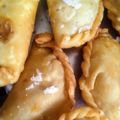 शशि केसरी का कुकस्नैप जब उन्होंने मावा गुजिया (mawa gujiya recipe in Hindi) बनाया था।