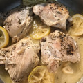 El cooksnap de Aurora Revenga Diaz cuando hizo Pollo guisado en salsa de ajo y limón (olla exprés).