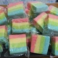 Cooksnap dari Bunda Feeza untuk resep Bolu Kukus Pelangi (Putih Telur)Lembutnya Super😋