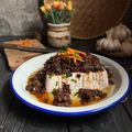 Cooksnap Azyyati Zakaria semasa beliau membuat Tauhu Gedik Kukus sos ayam hiris.