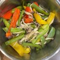 廖文仲 的 鴻禧菇炒青椒～清脆的口感讓人一口接一口 cooksnap