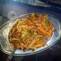 vandana का कुकस्नैप जब उन्होंने बची हुई रोटी से चाऊमिन नूडल्स (bachi hui roti se chow mein noodles recipe in Hindi) बनाया था।