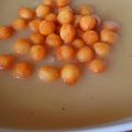 Sziszi Kililtott Cooksnap-ja, amikor elkészítette a(z) #22 08 18 Zellerkrémleves tejszín nélkül pirított rozskenyér kockákkal receptet.