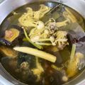 騰駿馬迷 的 剝皮辣椒雞湯 cooksnap