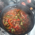 El cooksnap de Andis Ayala cuando hizo Chuletas de cerdo con pimientos y brócoli en salsa de jitomate.