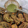 Soni Mehrotra का कुकस्नैप जब उन्होंने अरबी के पत्ते के पकोड़े (Arbi ke patto ke pakode recipe in Hindi) बनाया था।