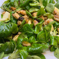 El cooksnap de astrid badia cuando hizo Ensalada de canónigos, manzana, frutos secos y pollo con mostaza y miel 😋.