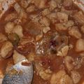 El cooksnap de Mariana cuando hizo Chuleta de cerdo guisada, arroz blanco, ensalada de lechuga y tomate.