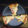 Monika's Dabha का कुकस्नैप जब उन्होंने वेज पिज़्ज़ा(Veg pizza recipe in Hindi) बनाया था।