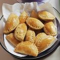 Cooksnap από Kwnstantina Kyriakou στη συνταγή Τυροπιτάκια κουρού με ανθότυρο και δυόσμο