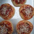 Cooksnap dari Titink Hartini untuk resep Pizza mini empuk *bisa simpan freezer