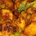  Chef Richa pathak. का कुकस्नैप जब उन्होंने आलू गोभी की मसालेदार सब्जी (Aloo Gobhi ki masaledar sabzi recipe in Hindi) बनाया था।