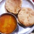 Pooja dave का कुकस्नैप जब उन्होंने आलू पूरी (Aloo puri recipe in hindi) बनाया था।