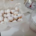 Cooksnap-ul lui Laura Maria atunci când a preparat Nuci umplute cu crema de nuca, biscuiți și cacao.