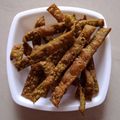 Pooja Vora's cooksnap of when they made પાલકના શક્કરપારા.