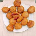 Rafiqua Shama का कुकस्नैप जब उन्होंने आलू बंडा (Aloo banda recipe in Hindi) बनाया था।