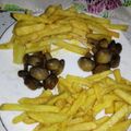 کوک اسنپ Elnaz بعد از امتحان کردن قارچ خوشمزه با سیخ چوبی.