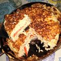 El cooksnap de German cuando hizo Tortilla de fideos rellena con tomate y muzzarella .