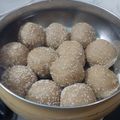 kalika Raval का कुकस्नैप जब उन्होंने चूरमा लड्डू (churma ladoo recipe in Hindi) बनाया था।