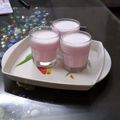 Ritika Mishra का कुकस्नैप जब उन्होंने स्ट्रॉबेरी शेक (strawberry shake recipe in Hindi) बनाया था।