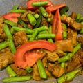 Cooksnap MocQue semasa beliau membuat Daging Goreng Kunyit.
