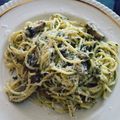 Cooksnap de Feeh Freitas quando cozinhou Penne ao pesto com frango em tiras.