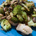 El cooksnap de Irene-Guirao cuando hizo Salteado de merluza con champiñones y brócoli.