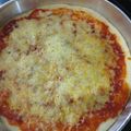 Cooksnap dari Sakurai Kitchen untuk resep 86. Pizza Keju (homemade saus tomat) enak rasanya