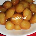 صورة من طبخات بنت الشام منى Madona ، شاركها بعد تجربة وصفة الزلابيه او لقمه القاضي👌