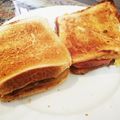 Fallgazer 's cooksnap of when they made Egg and Hotdog Sandwich.