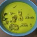 Cooksnap Intan Sofia semasa beliau membuat Ayam masak lemak cili padi.